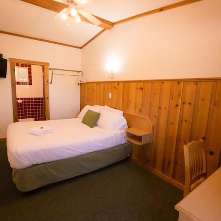 Gateway Motel Radium Hot Springs Eksteriør bilde