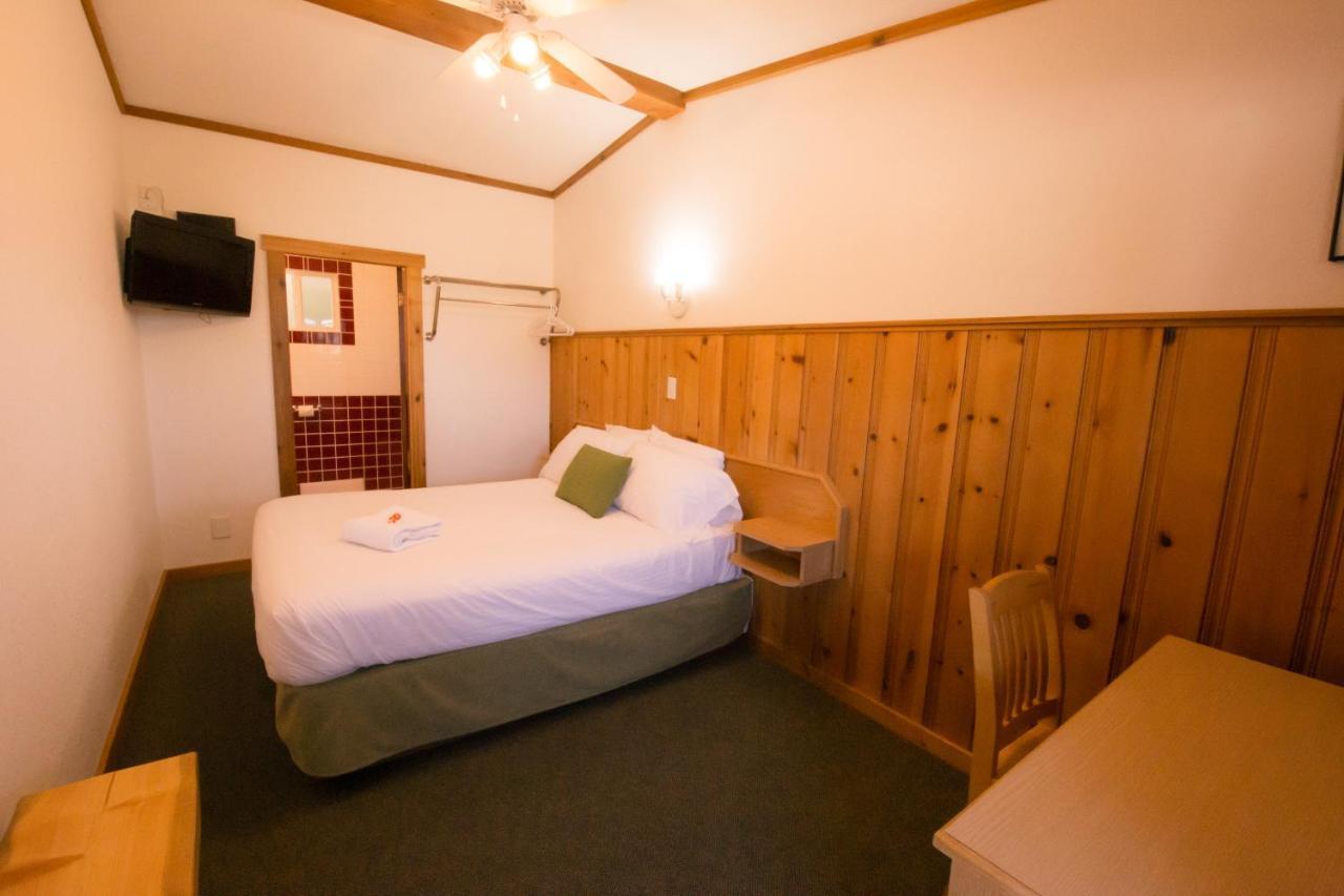 Gateway Motel Radium Hot Springs Eksteriør bilde