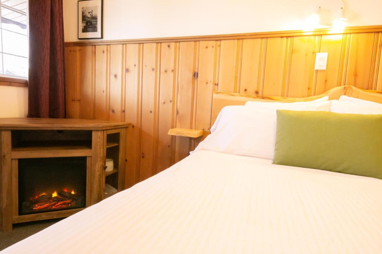 Gateway Motel Radium Hot Springs Eksteriør bilde