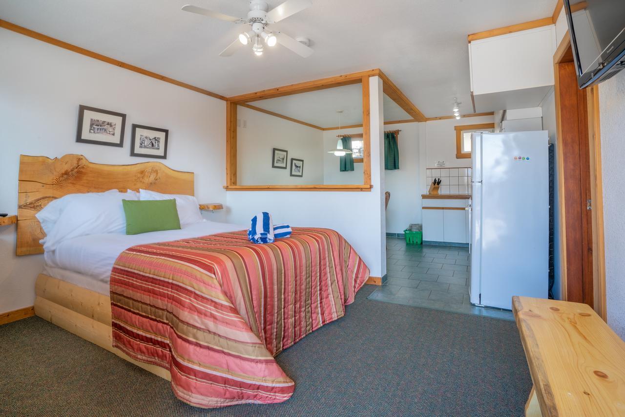 Gateway Motel Radium Hot Springs Eksteriør bilde